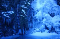 【氷瀑登山5選】アイスクライミングだけじゃない！東京都・埼玉県で冬の滝を楽しもう！