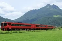 日帰り登山に最適！由布岳の双耳峰から絶景を楽しむ難易度別ルートを紹介