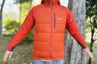 登山での行動着に快適な軽量コンパクトなモンベルの化繊ウェア『U.L.サーマラップパーカ』