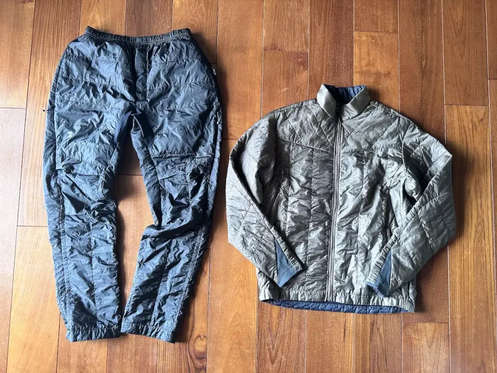 冬山登山の行動着〜休憩中の防寒着に使える『ファイントラック・ポリゴンULジャケット＆パンツ』